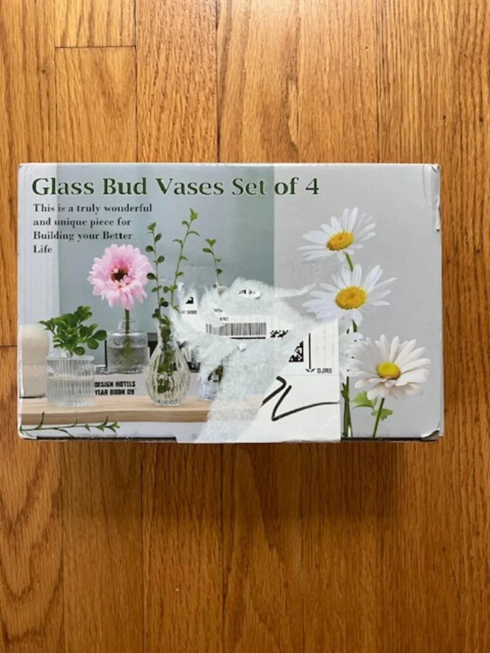 NWT Set of 4 small clear glass bud vases